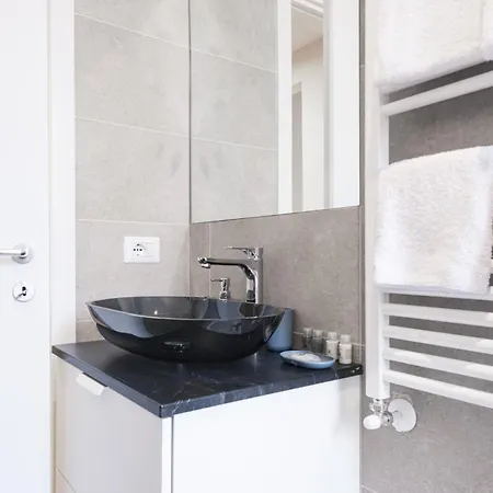 Apartament Easylife - Con Balcone In Risorgimento Mediolan