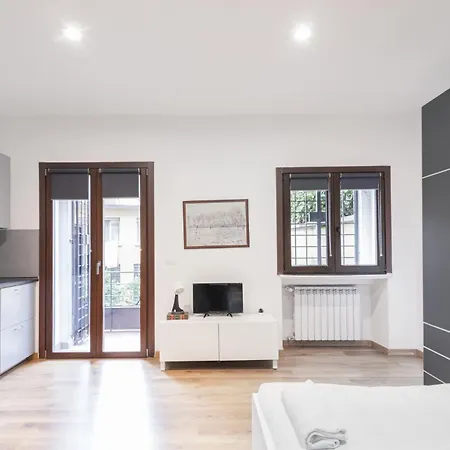 Easylife - Con Balcone In Risorgimento